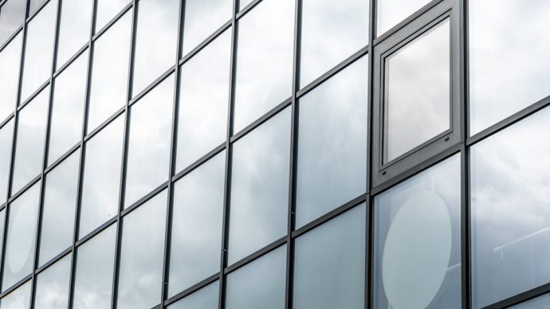 Проведение патентного поиска с сопровождением в Москве: Комплексный подход к защите интеллектуальной собственности